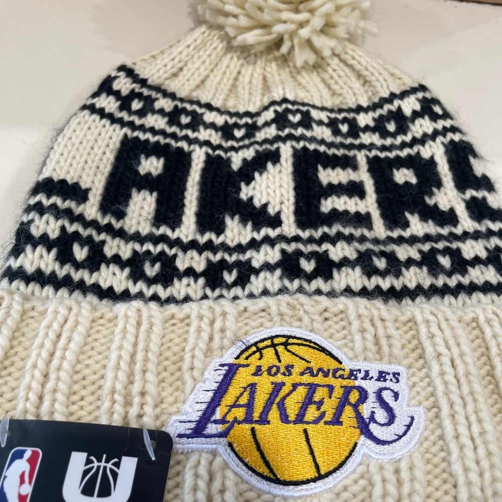 Lakers cozy winter Pom beanie ultra game OSFA